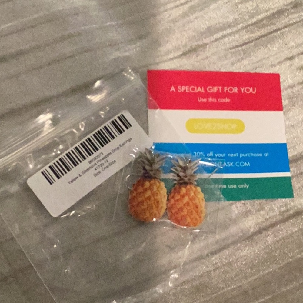 Yellow & Silverstone Drop Pineapple Earrings. NWT